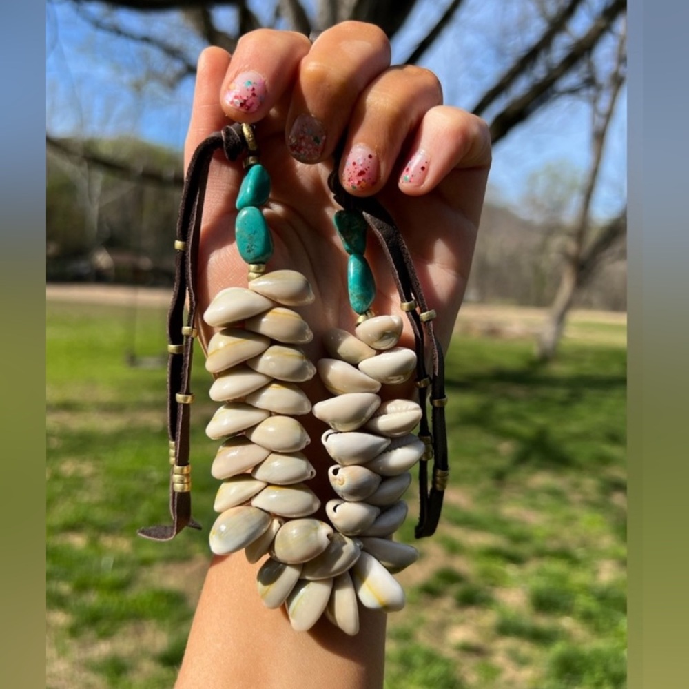 New Handmade Turquoise and Shell Necklace